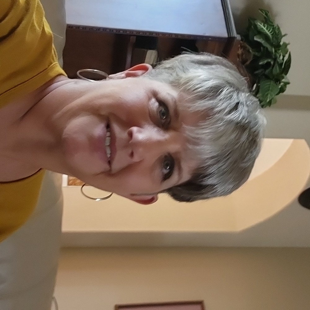 Meet your Posher, Sharon